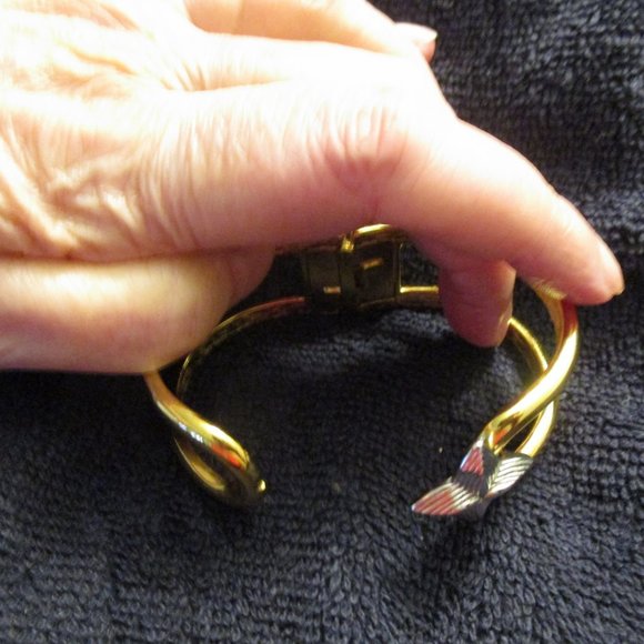 Snap it on or off in a second - Picture 6 of 9